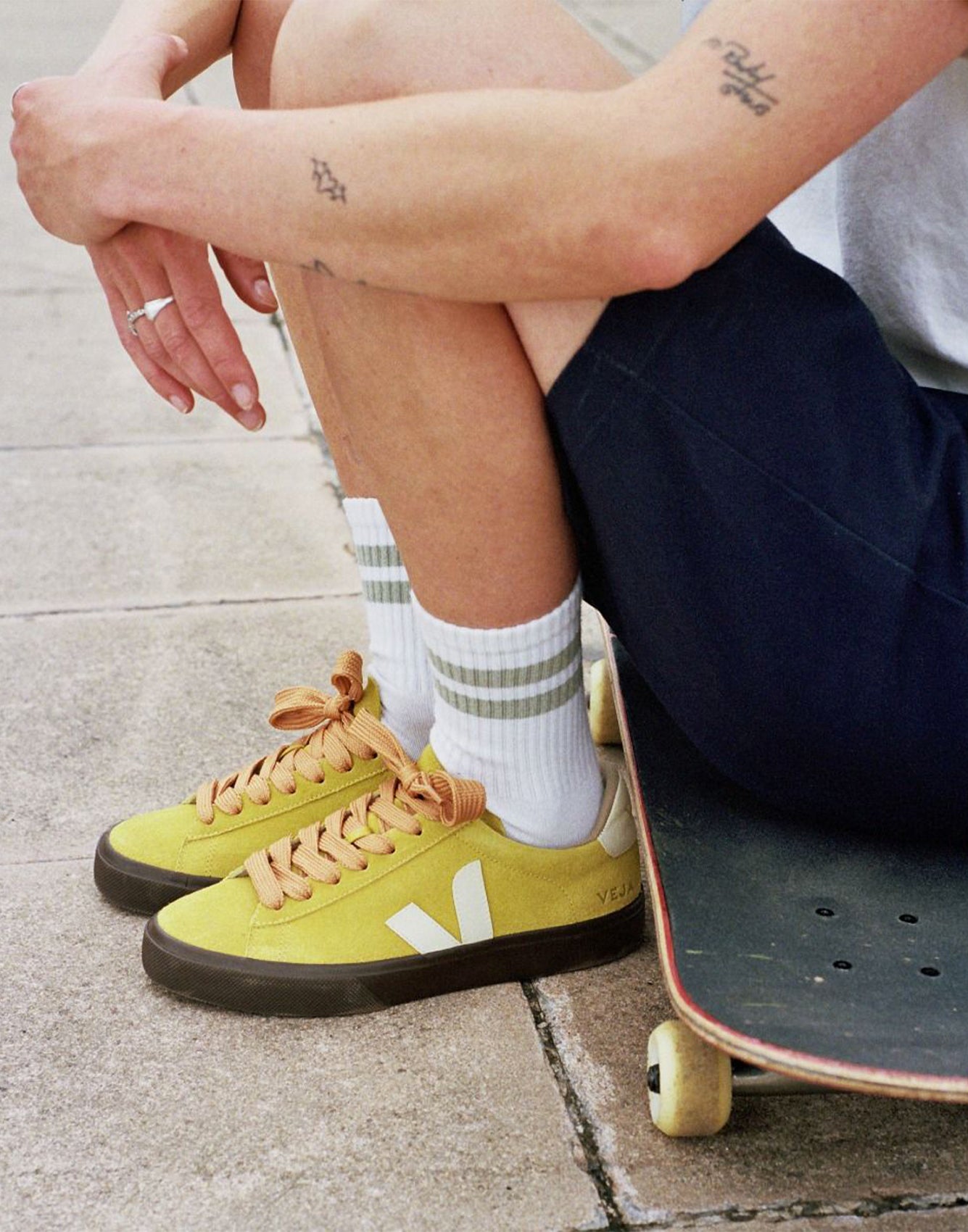 Veja Campo Bold Suede Liquor