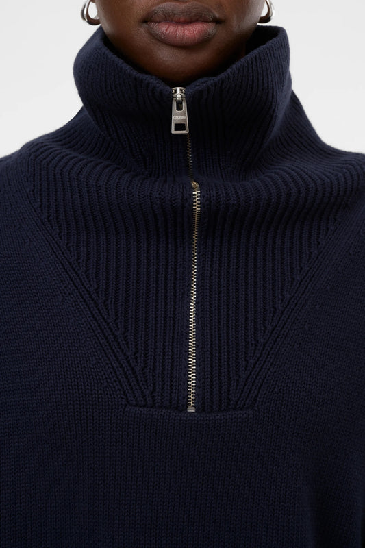 Closed Cropped Troyer Dark Navy