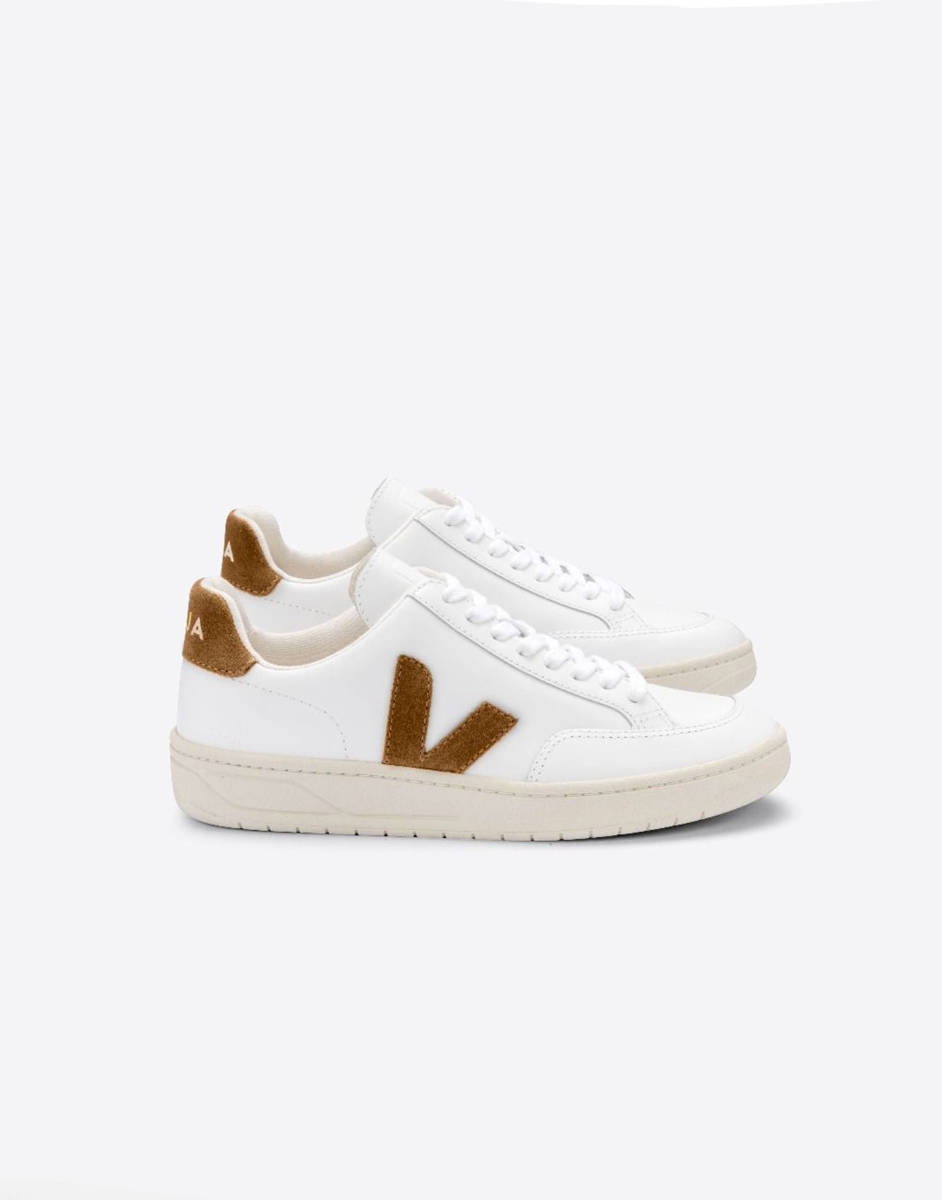 VEJA V-12 extra white camel