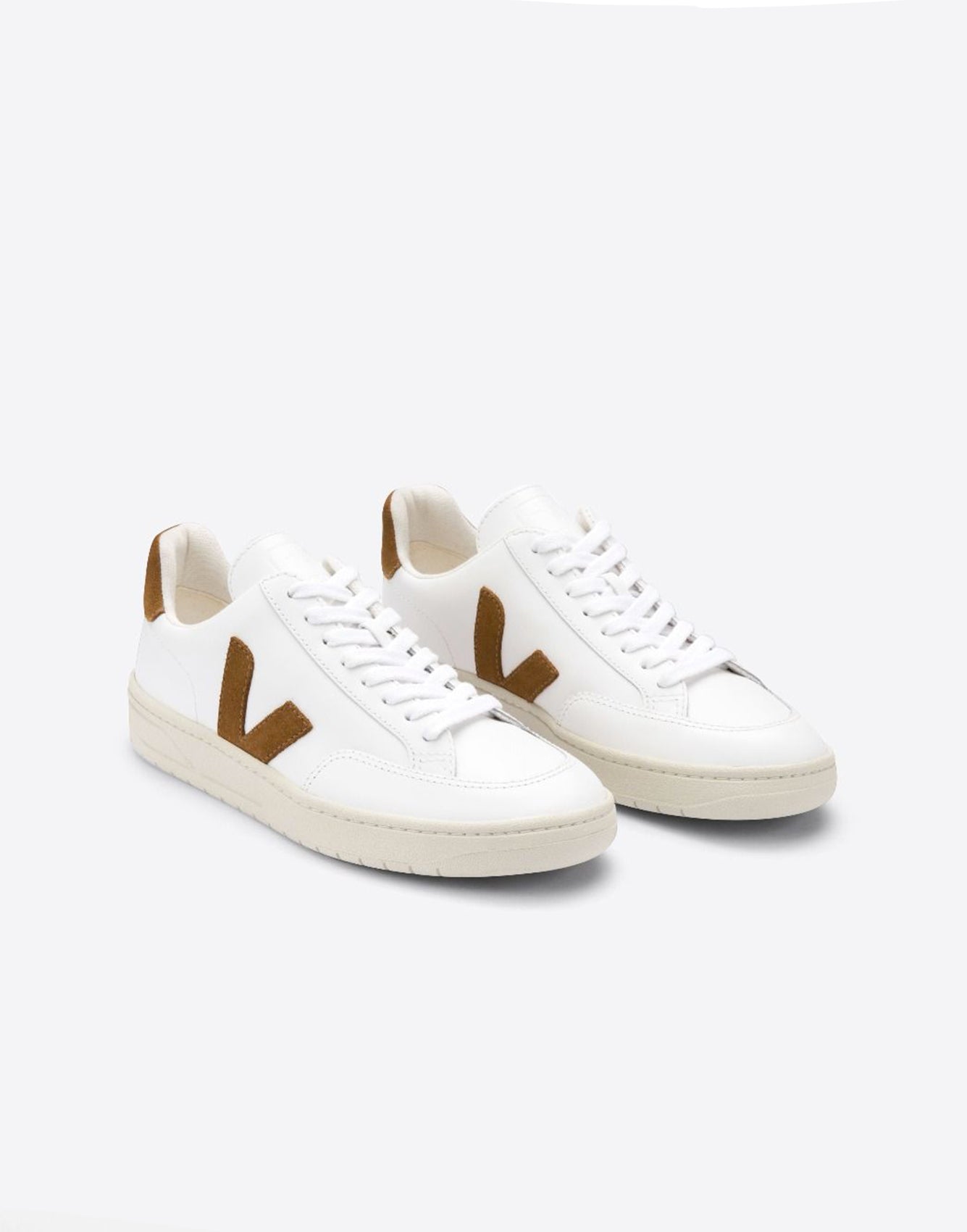 VEJA V-12 extra white camel