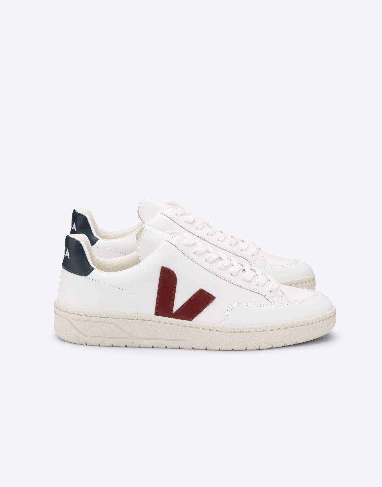 VEJA V-12 extra white marsala nautico