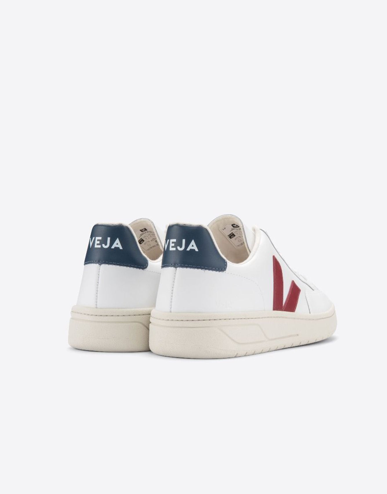 VEJA V-12 extra white marsala nautico