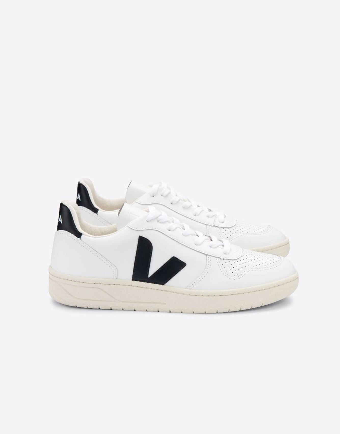 VEJA V-10 extra white black