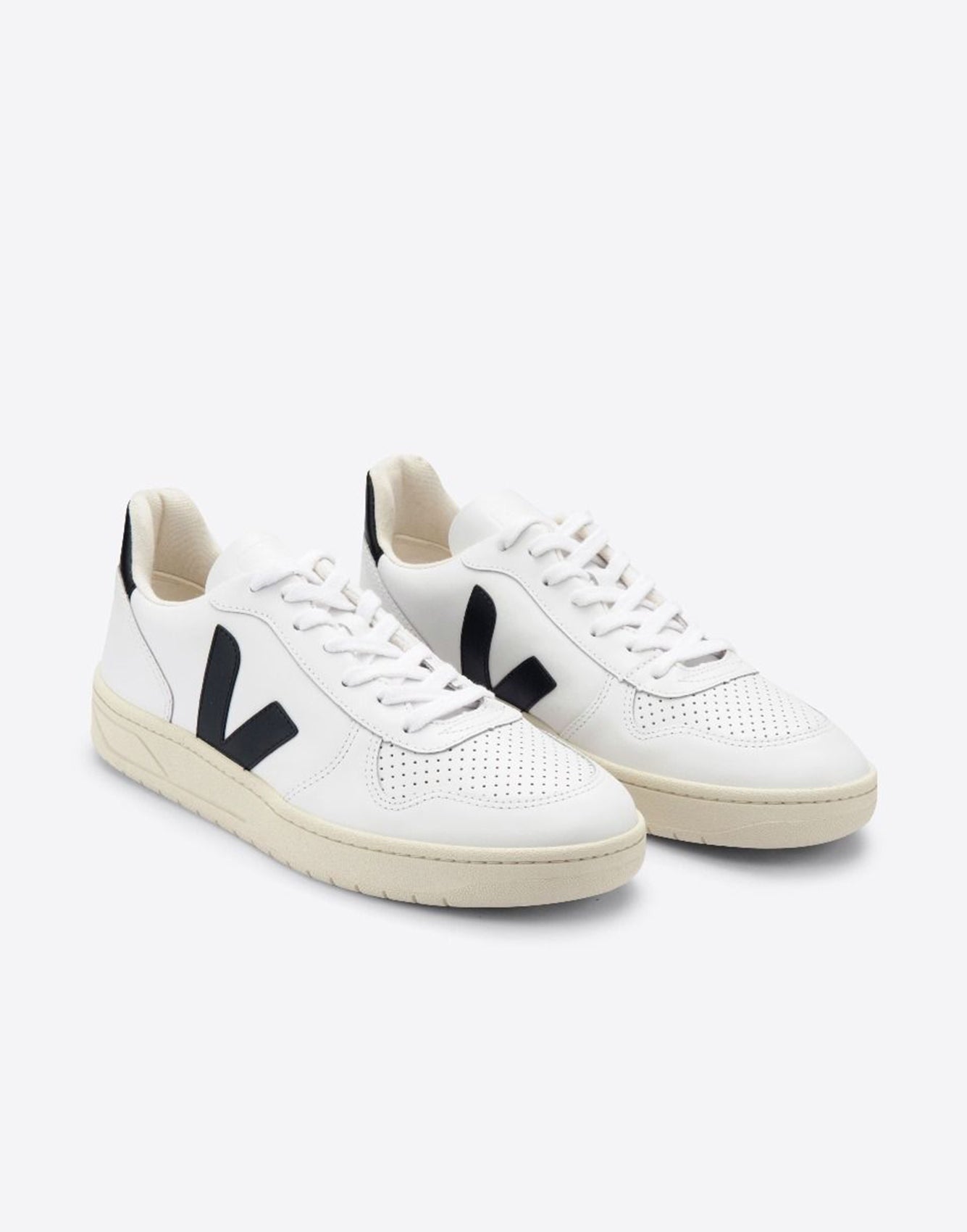 VEJA V-10 extra white black