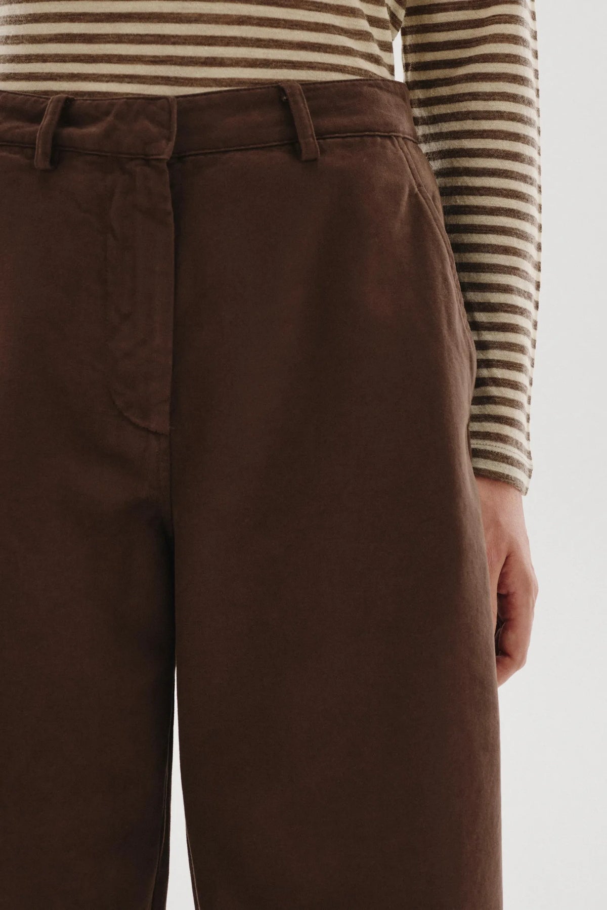Pomandere Barrel-leg Brushed Cotton Drill Trousers Cocoa