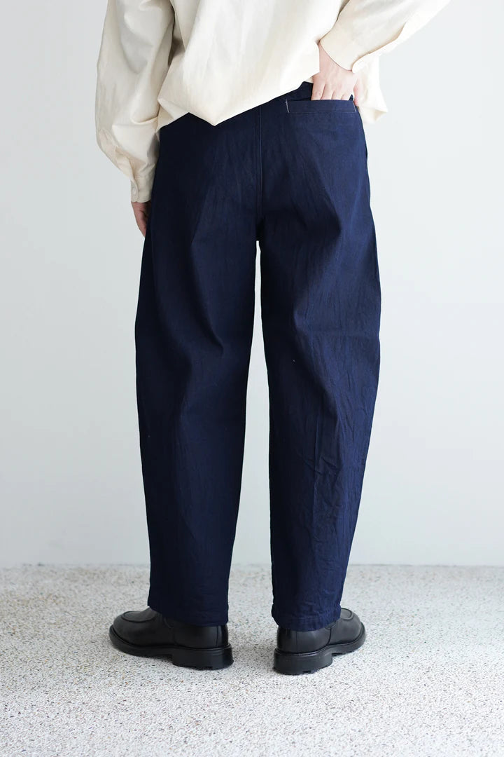 Still By Hand Deep Tucks Pants Dark Navy