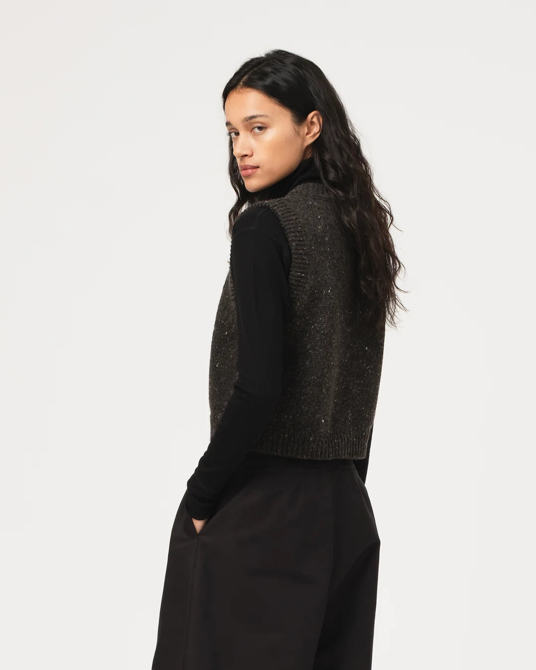 Girls Of Dust Welsh Vest Neppy Wool Asphalt