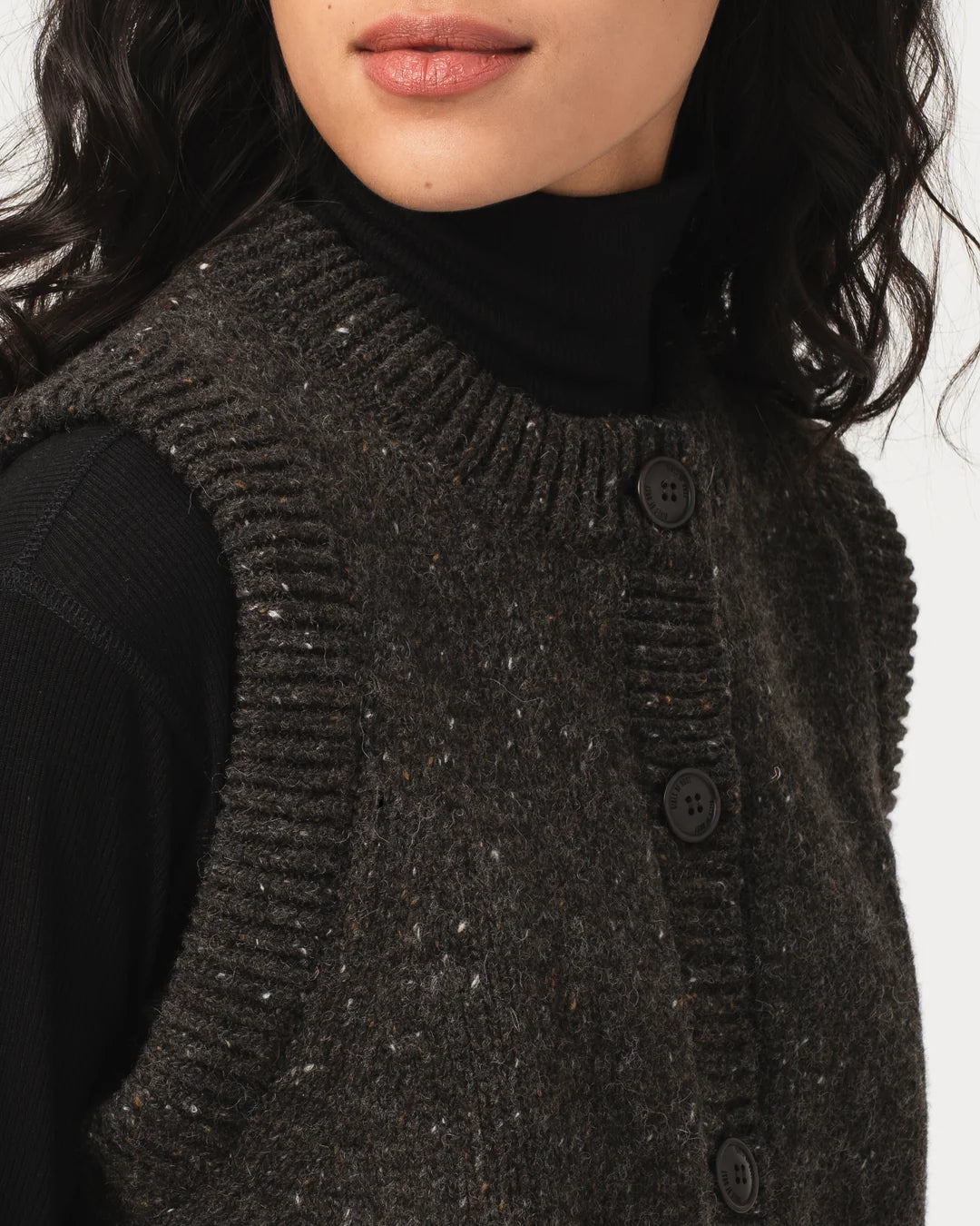 Girls Of Dust Welsh Vest Neppy Wool Asphalt