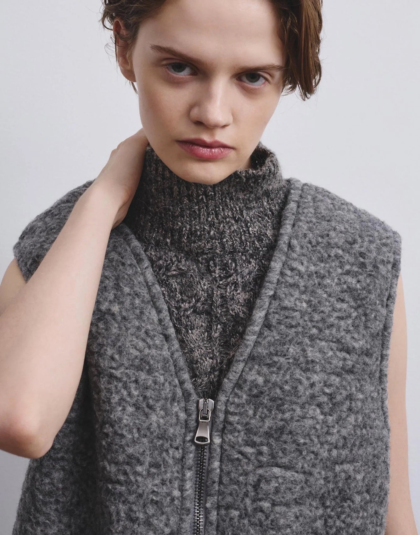 Pomandere Curly Vest Smoked Grey