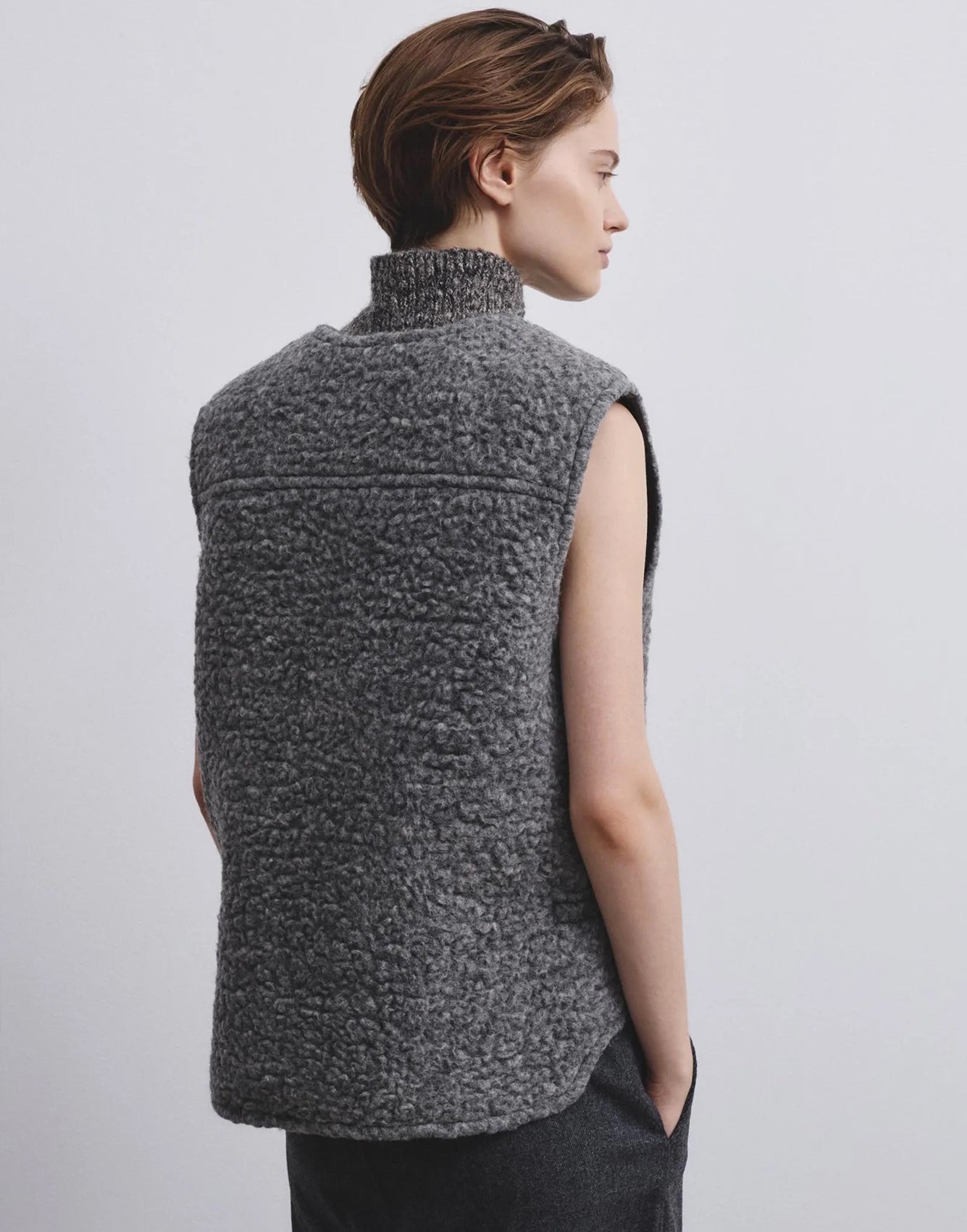 Pomandere Curly Vest Smoked Grey